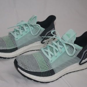 Adidas Ultraboost 19 Seafoam/Green Size 9 Womens